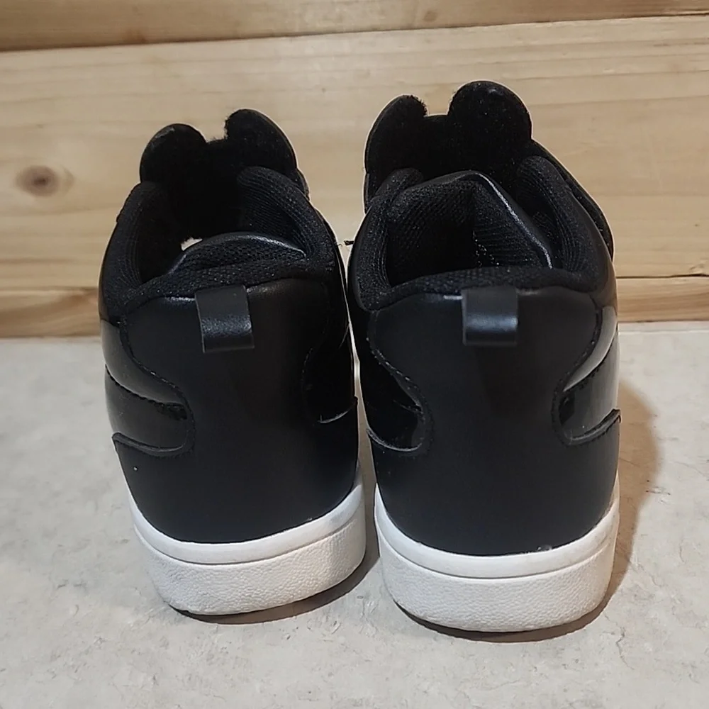 H&M Mickey Mouse Shoes Kids Size 6.5 Toddler